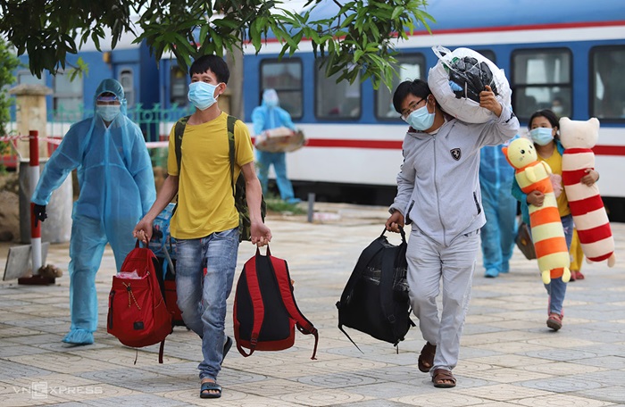 Về quê ăn tết nguyên đán